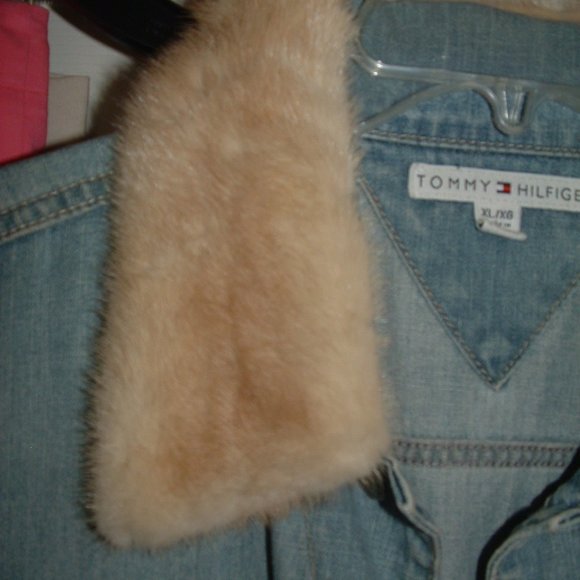 VINTAGE 90s TOMMY HILFIGER JEANS DENIM FADED DISTRESSED JACKET - Picture 9 of 10